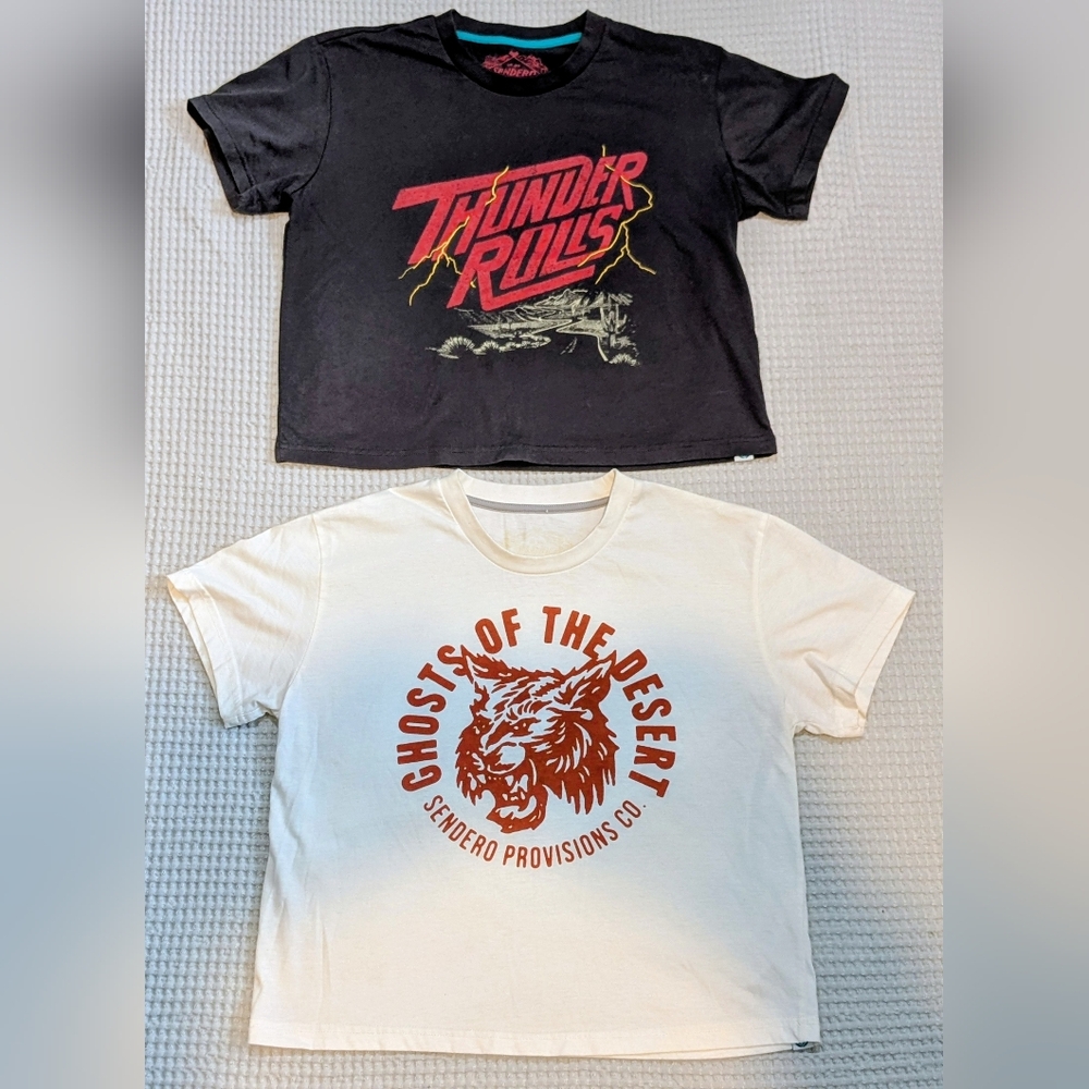 Sendero Provisions Bundle of Women's Crop Tees -Size Small